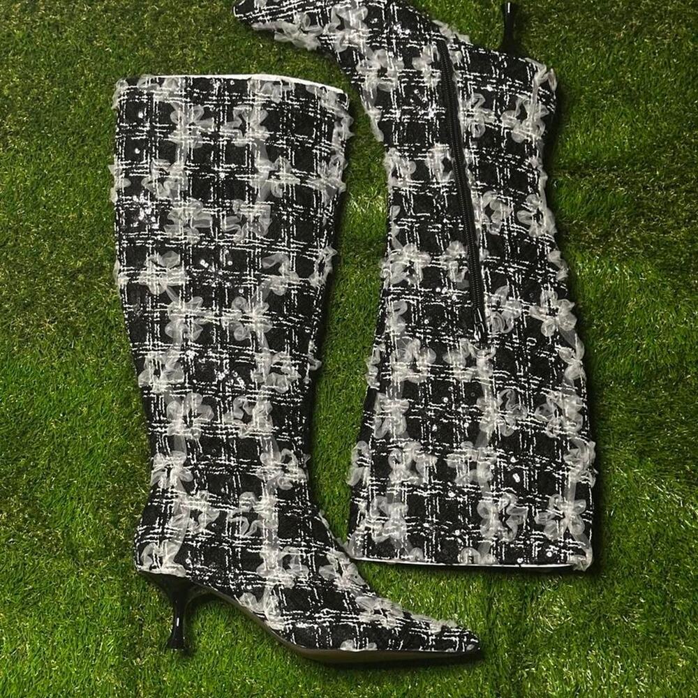 Betsey johnson black white